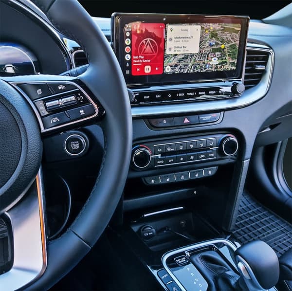 LANGATON ANDROID-AUTOSOVITI XSTORM WIFI BT