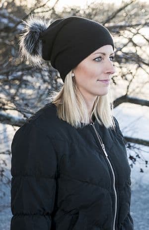 Barn mössa med tofs POMPOM