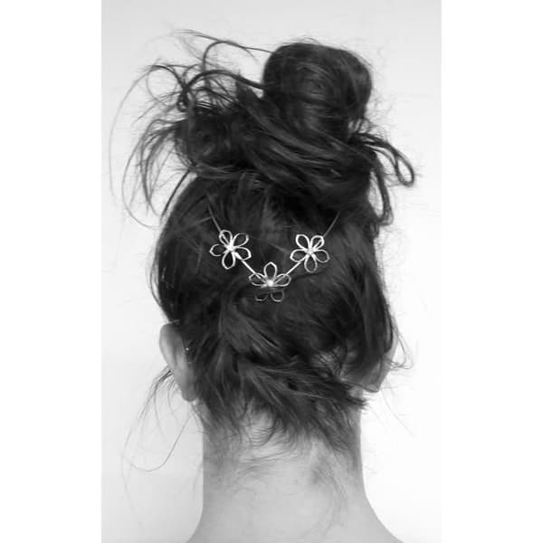 Diademhårband - Anne Ghez av Fanny Fooks - Silverfärgad - 3 blommor - Unisex - Vuxen