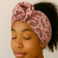 Miniatyrbild 2 av 3: Bandeau Stil Turban för Hår i Tryckt Retro Paisley Bomull Rosa Rose