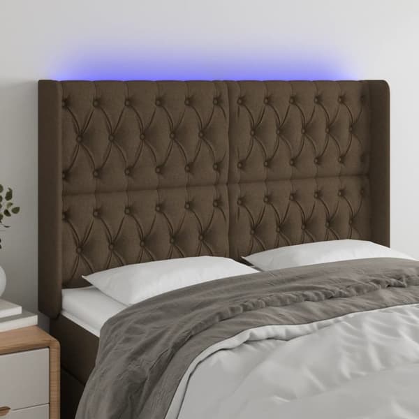 Sängyn pääty, jossa LED tummanruskea 147x16x118/128 cm kangas