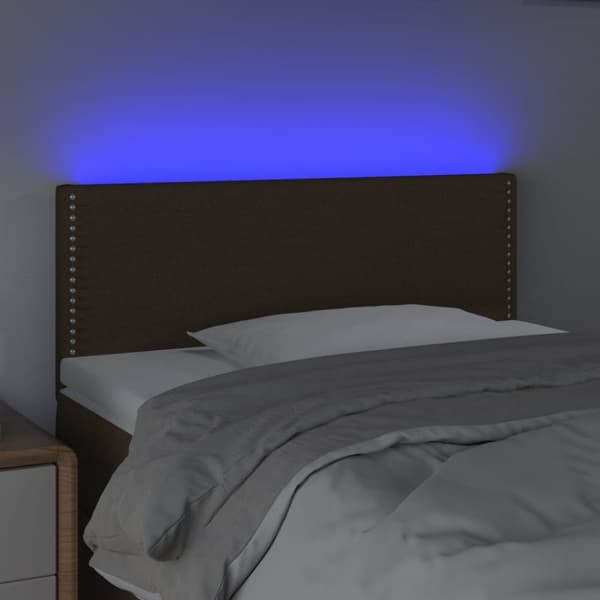 sengegavl med LED-lys 80x5x78/88 cm stof mørkebrun