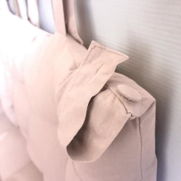 Sänggavel - Märke - Ben - 45 x 70 cm - Rosa - Elegant quiltad effekt