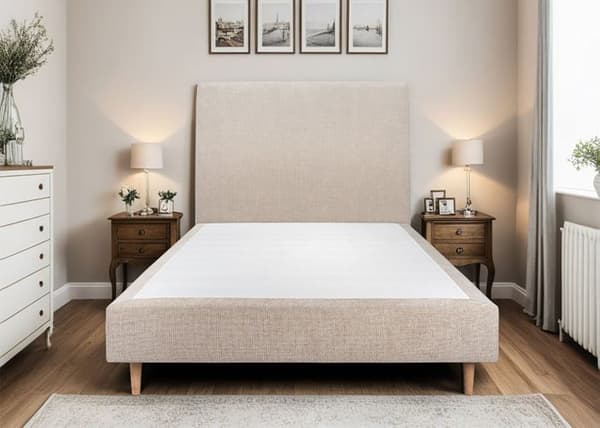 Tapetserad sänggavel Tyg Beige brun L 135 cm - Ep 10 cm vadderad - Sänggavel i design av massiv trä