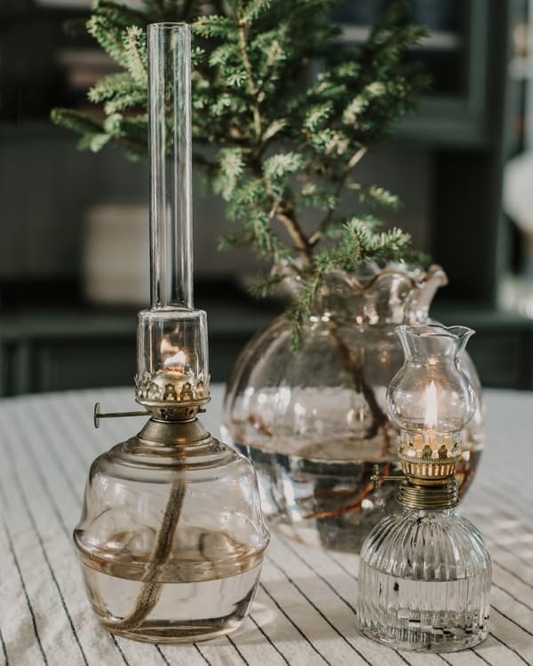 Fotogenlampa / oljelampa Strömshaga Majken, askrosa glas, brännare i mässing, Ø120 mm x 350 mm