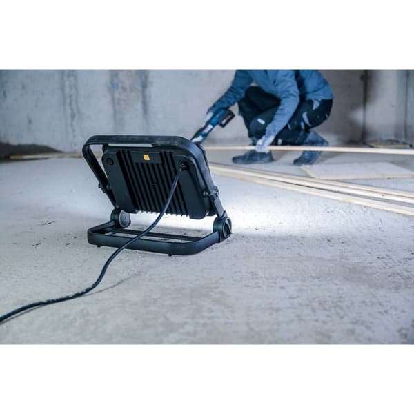 brennenstuhl Mobil LED-bygglampa JARO 14060 M / LED-arbetslampa 100W för utomhusbruk (LED-strålkastare med 5m kabel, LED-nödbelysning med 11500lm till