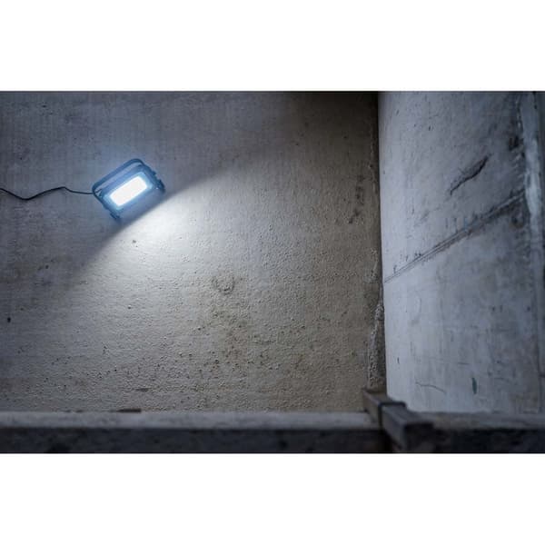 brennenstuhl Mobil LED-konstruktionslampe JARO 20060 M / LED-arbejdslampe 150W til udvendig (LED-projektør med 5m kabel, LED-nødbelysning med 17500lm