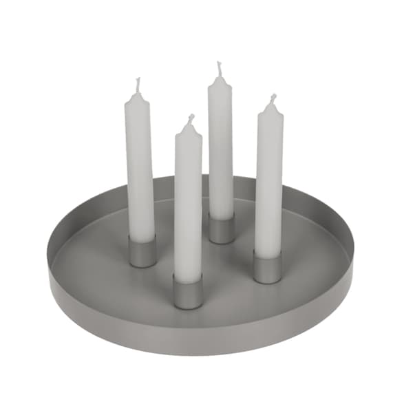 Magneettiset kynttilänpidikkeet tarjottimella