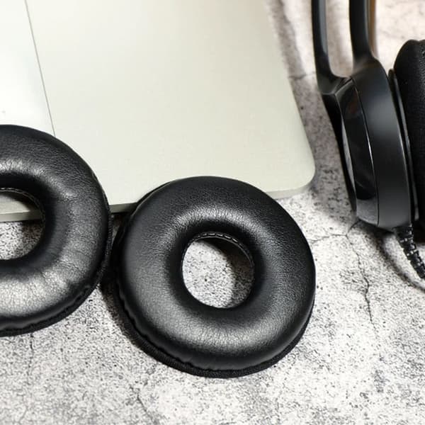 INF 1 par öronkuddar för Logitech H600/H390 Svart