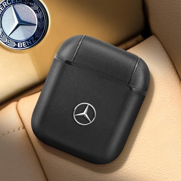 Coque för AirPods 1 och 2 i äkta läder Mercedes svart - Tunn och lätt