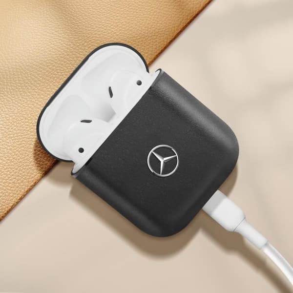 Coque för AirPods 1 och 2 i äkta läder Mercedes svart - Tunn och lätt