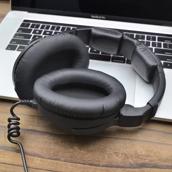 INF Utskiftbare øreputer for Sennheiser HD 300 PRO hodetelefoner (2-pakning)
