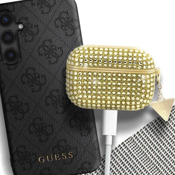 Glittrig skal för AirPods 3 med charm i 4G Triangel Guess guld.