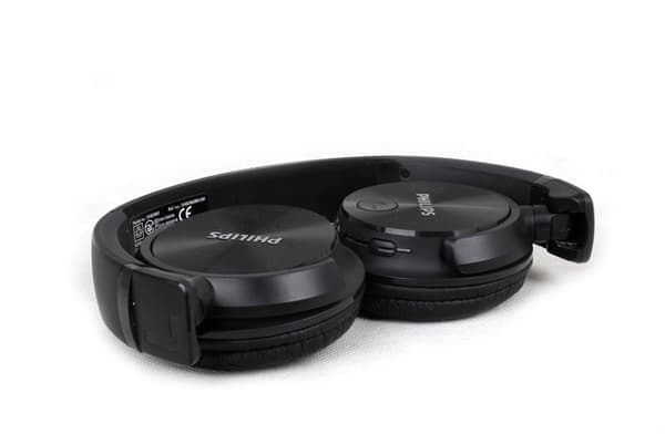 Philips on-ear-hovedtelefoner med ledning, sorte, behagelige over-ear, nyd fordybende lydkvalitet