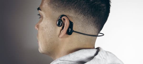 MEE audio AIRHOOKS OPEN EAR TRÅDLØSE SPORTSHOVEDTELEFONER