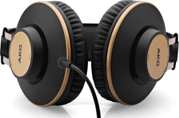 AKG K92 mustat, kultaiset, sirkumalliset sankakuulokkeet