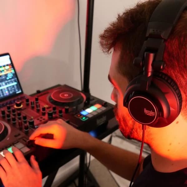 HERCULES HDP DJ60 - Hörlurar Circum-aural - Bullerdämpning - Svart