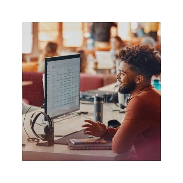 Poly Voyager Focus 2 Microsoft Teams certifierade USB C-headset + USB-C/A-adapter - Microsoft Teams-certifiering - Google Assistant