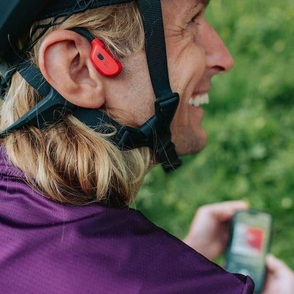 Trådlösa sporthörlurar - SUUNTO Wing - Benledning - Powerbank ingår - Röd