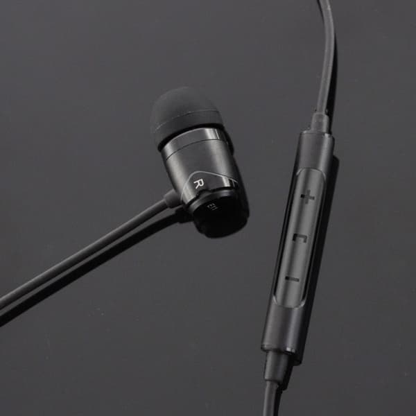 SoundMAGIC E11C In-Ear hörlurar med mick Black