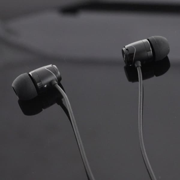 SoundMAGIC E11C In-Ear hörlurar med mick Black