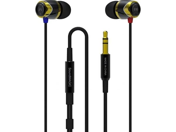 SoundMagic E10 headphones