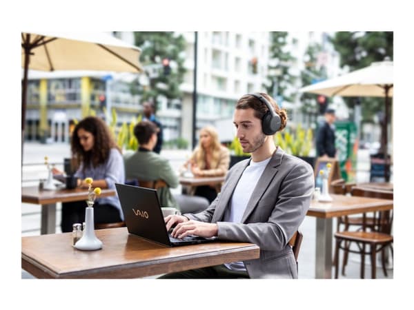 Sony WH-CH710N - Hörlurar med mikrofon - fullstorlek - Bluetooth - trådlös - NFC - aktiv brusradering - 3,5 mm kontakt - svart