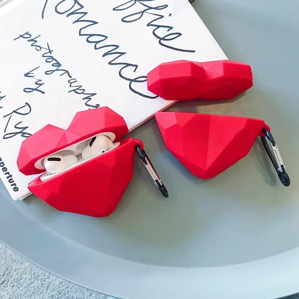 Hjerteformet stødsikkert cover til Airpods Pro 3D rødt hjerte