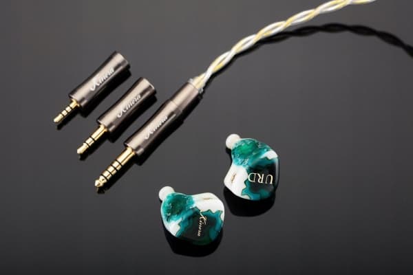 Kinera-hodetelefoner Kinera Imperial URD IEM-hodetelefoner (2xSONION EST+ 2DD+ 1BA)