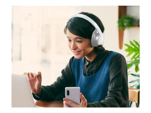 Sony WH-CH720N - Hodetelefoner med mikrofon - full størrelse - Bluetooth - trådløs, kablet - aktiv støydemping - 3,5 mm jakk - hvit