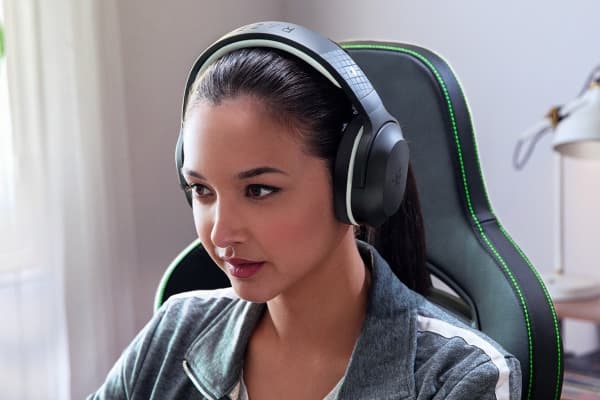 Razer Barracuda X, Langallinen & langaton, Pelaaminen, 20 - 20000 Hz, 250 g, Kuulokkeet, Musta