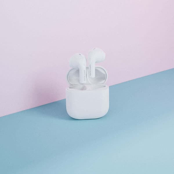 Happy Plugs Joy -nappikuulokkeet, valkoinen