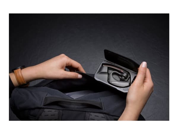Poly Voyager 5200 UC - Headset - inuti örat - Bluetooth - trådlös, kabelansluten - USB-A via Bluetooth-adapter - svart - Certifierad för Microsoft-te