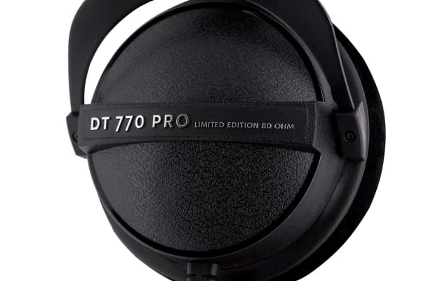Beyerdynamic DT 770 PRO 80 OHM BLACK LIMITED EDITION - Studiohodetelefoner med lukket bakside