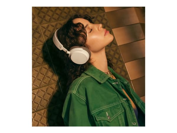 Sennheiser ACCENTUM Plus - Hörlurar med mikrofon - fullstorlek - Bluetooth - trådlös - aktiv brusradering - vit
