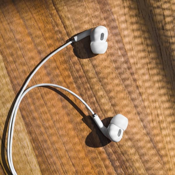 Kruger & Matz C1 in-ear kuulokkeet mikrofonilla USB-C:lle, valkoinen