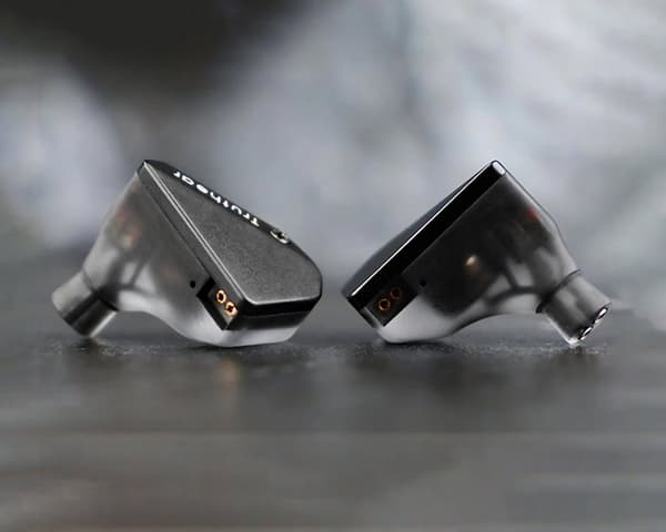 Hexa IEM Kuulokkeet