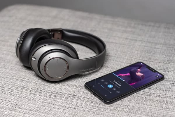 Kruger&Matz Street 3 trådlösa trådlösa over-ear hörlurar, svarta