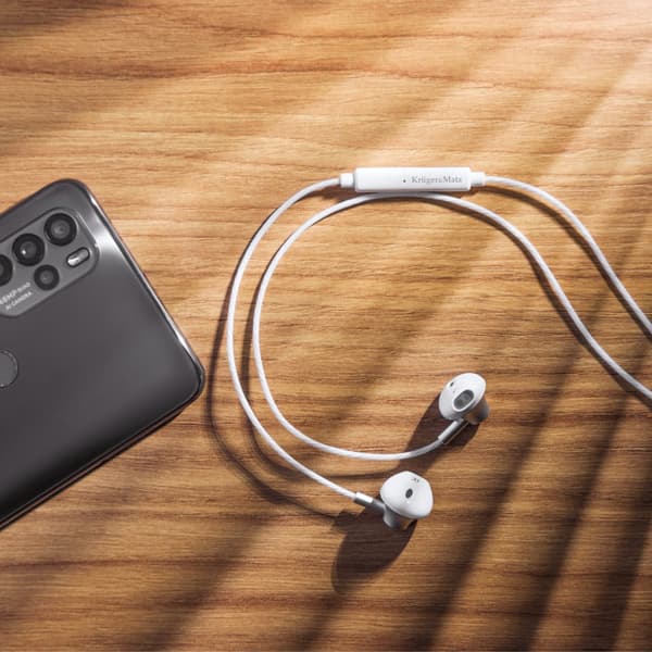 Kruger&Matz B2 vita in-ear hörlurar med mikrofon