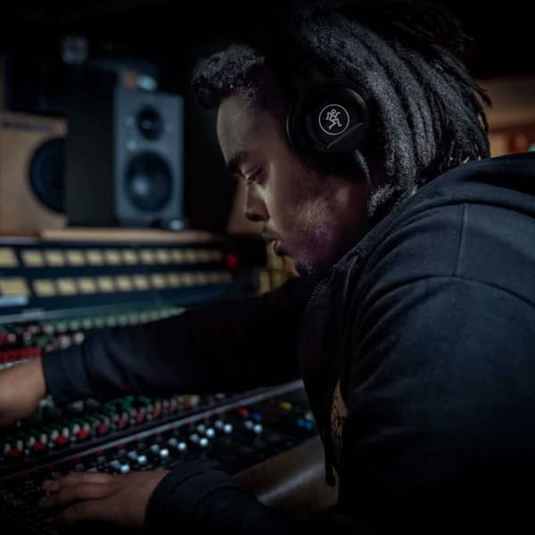 On-Ear- kuulokkeet Mackie MC-100