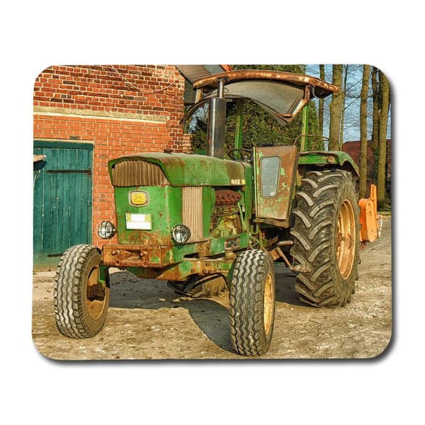 Gammal Ladugård och Traktor Musmatta