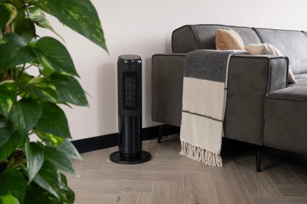BREND Elektrisk kakelugn med atmosfärseld – Keramisk – Svart