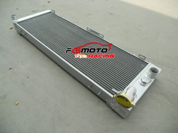 Aluminium radiator, 3-rørs design, inkluderer blæsere.