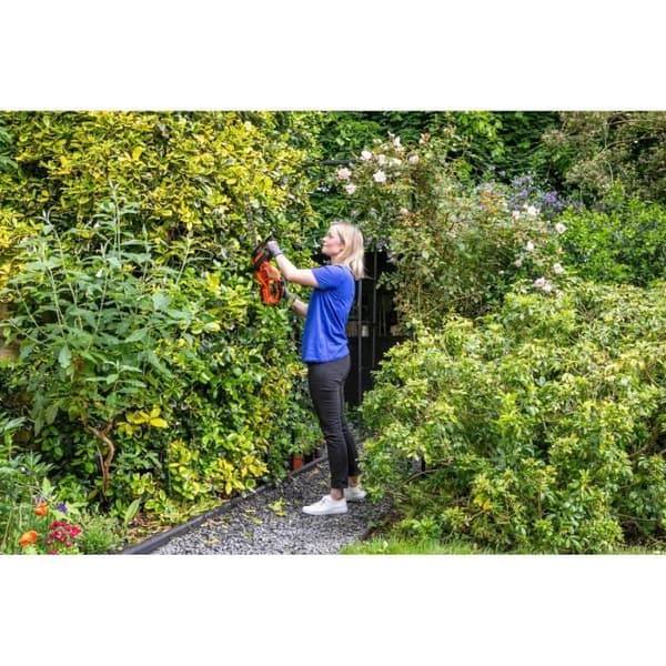 BLACK & DECKER Trådlös häcksax 45 cm