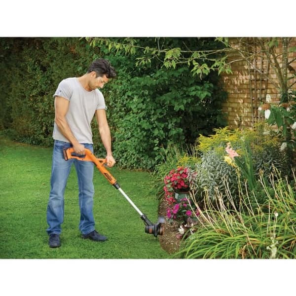 BLACK & DECKER Strängtrimmer 25cm -18V- Sladdlös ST1823