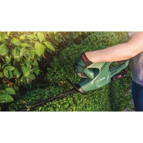 Sladdlös häcksax BOSCH - 18V EasyHedgeCut 18-45 - 2x2,0Ah