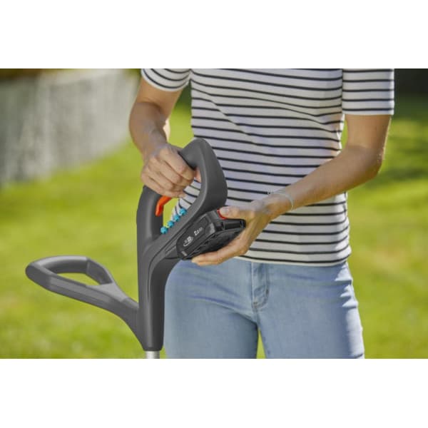 Gardena SmallCut 23/18V P4A batteridriven grästrimmer, inkl batteri och laddare