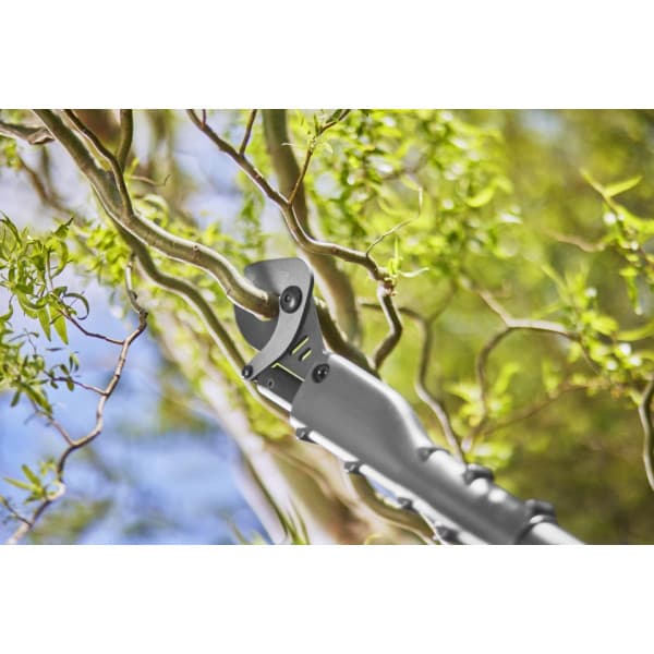 Gardena EasyCut 110/18V P4A batteridriven grensax, inkl batteri och laddare