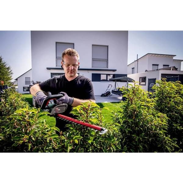 Häcksax - Metabo - HS 18 LTX 55 - 18V sladdlös - Blad 55 cm - Lätt och praktisk