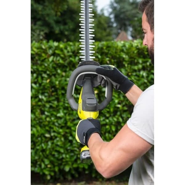 RYOBI - Häcksax LINEA 18V - blad 55 cm - HedgeSweep™ - 1 litiumbatteri 18V 2,0 Ah och 1 laddare 1,5 A - RY18HT55A-120